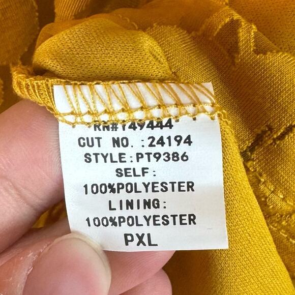 Siren Lily Yellow Lace Overlay V-Neck Roll Tab Sleeve Blouse Size PXL - Picture 7 of 8